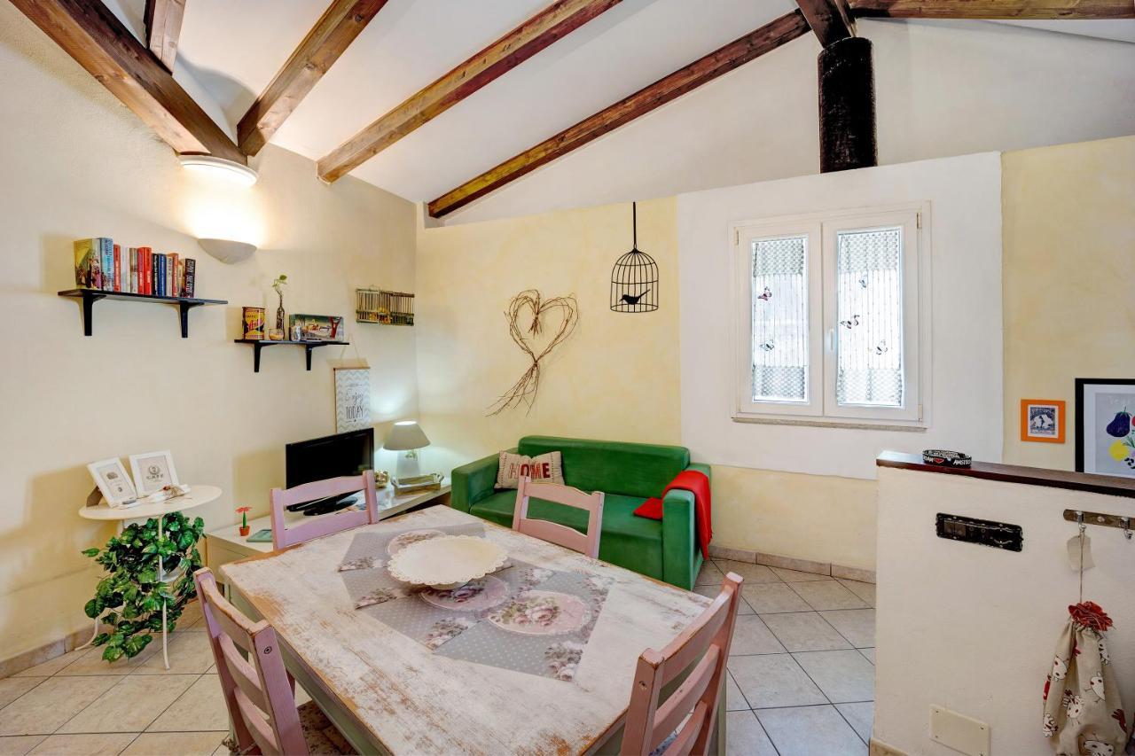 La Casa Nel Caruggio Lägenhet Diano Arentino Exteriör bild