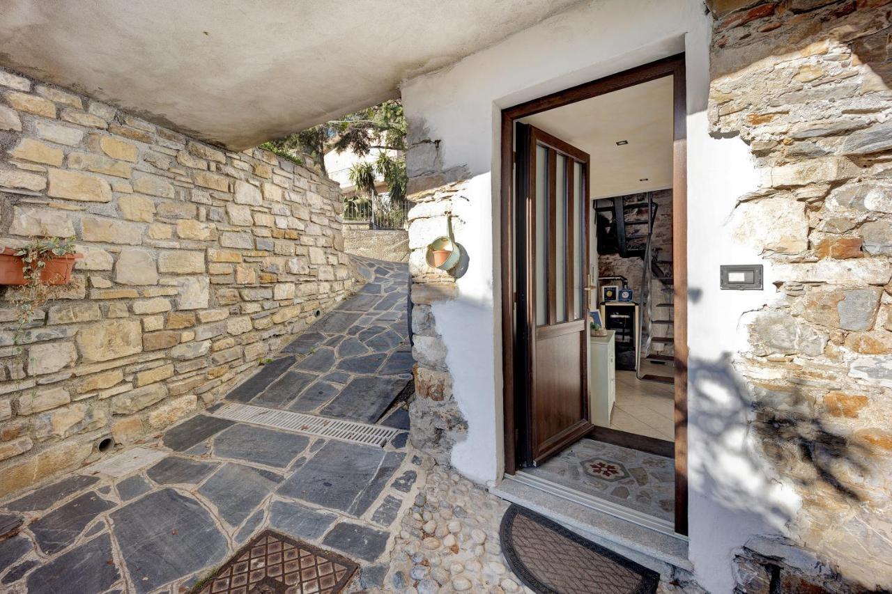 La Casa Nel Caruggio Lägenhet Diano Arentino Exteriör bild