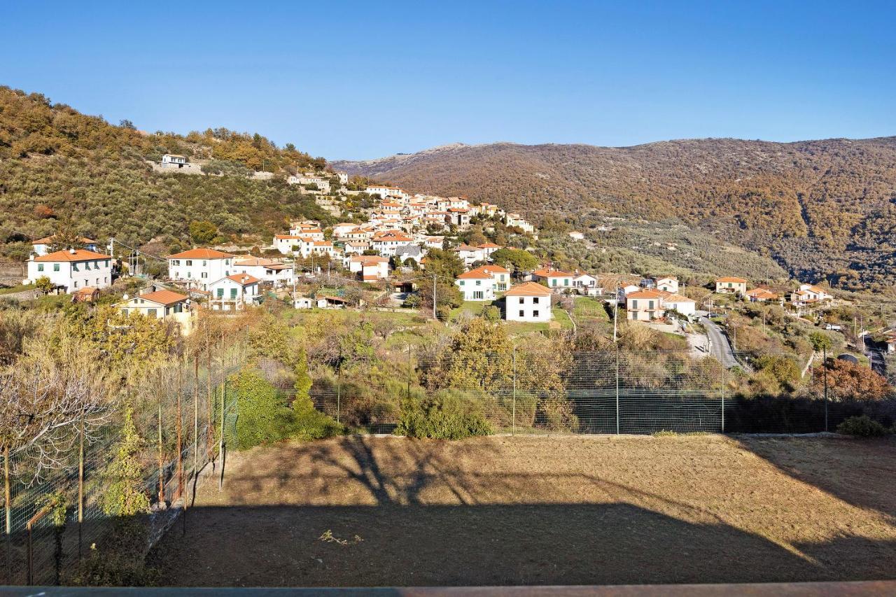 La Casa Nel Caruggio Lägenhet Diano Arentino Exteriör bild