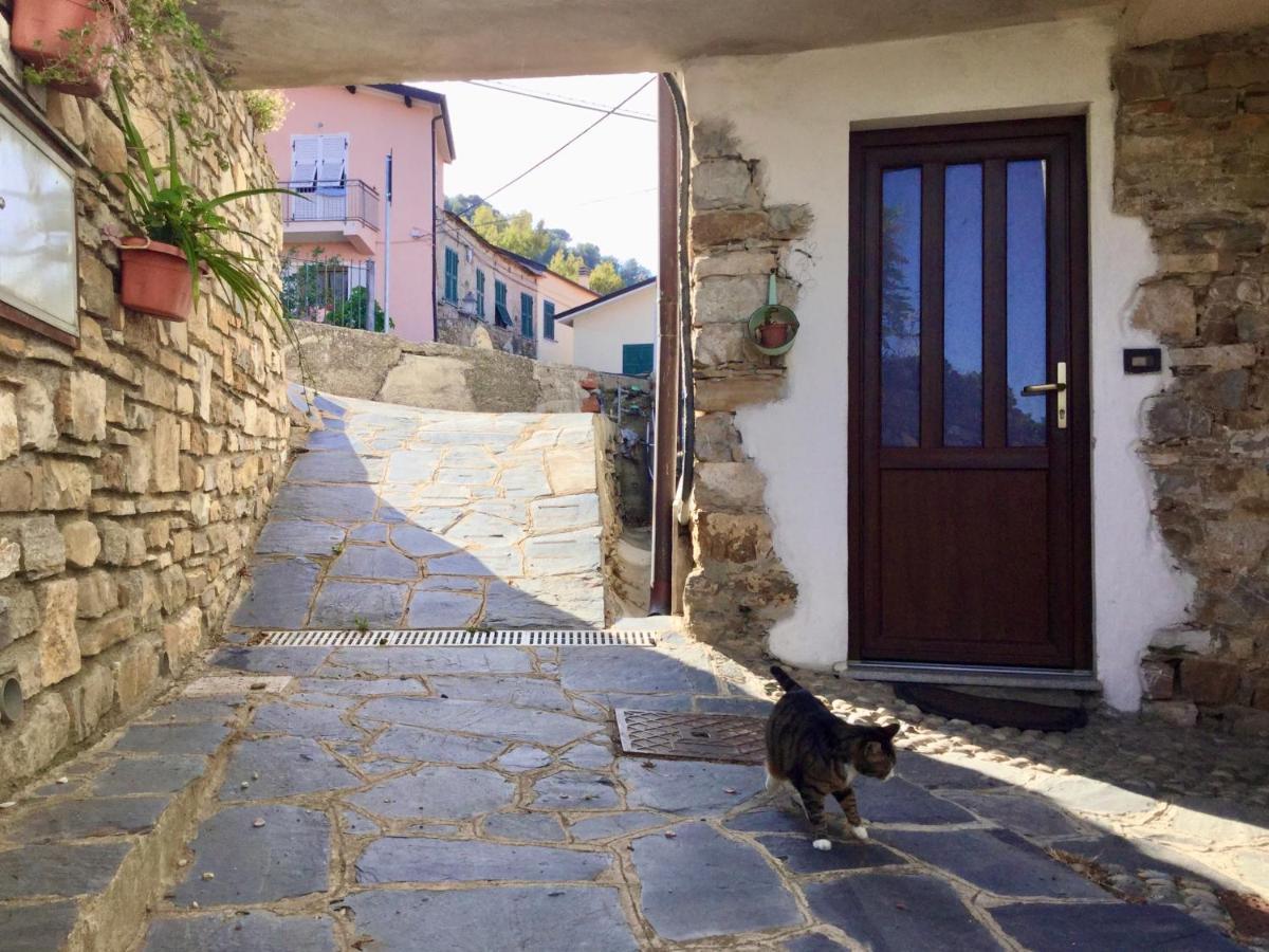 La Casa Nel Caruggio Lägenhet Diano Arentino Exteriör bild